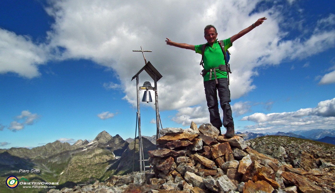 71 In vetta al Monte Cabianca (2601 m).jpg